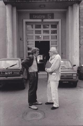 05_Con Federico Fellini al Teatro 5 di Cinecittà. Roma, 1986